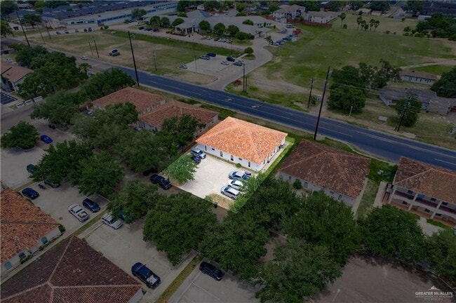 Building Photo - 604 Buena Vista Dr