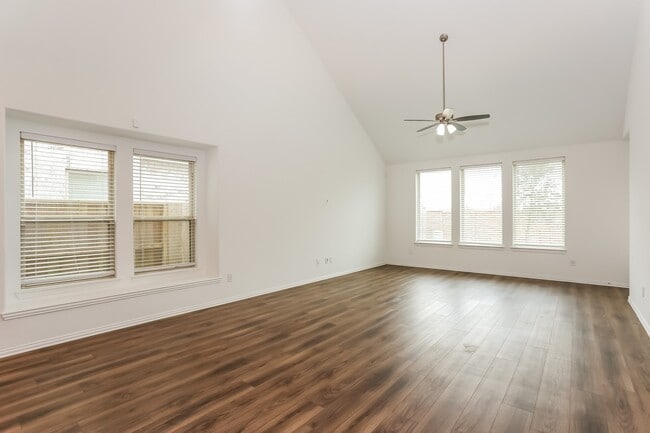 Building Photo - 10539 Dolce Ln