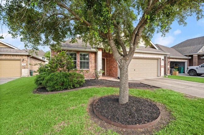Building Photo - 2550 Blue Heron Cir