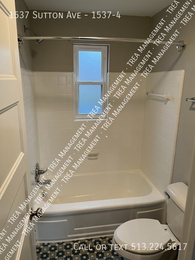 Foto del edificio - 1537 Sutton Ave