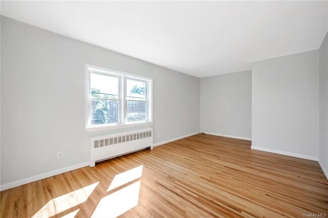 Building Photo - 107 Smart Ave