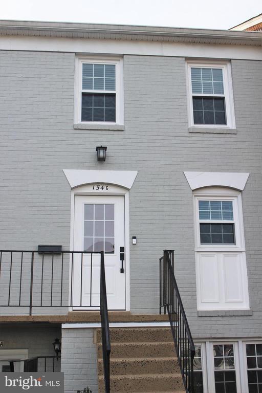 Foto del edificio - 154 Fairfield Dr