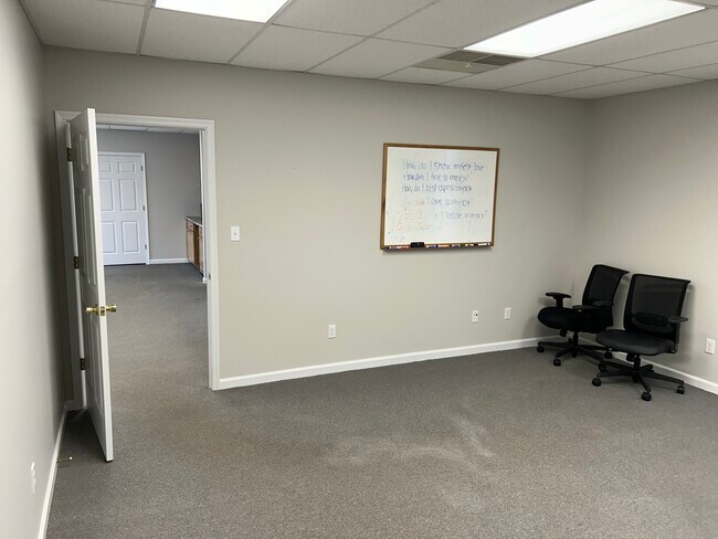 Foto del edificio - 3696 Waterlick Rd