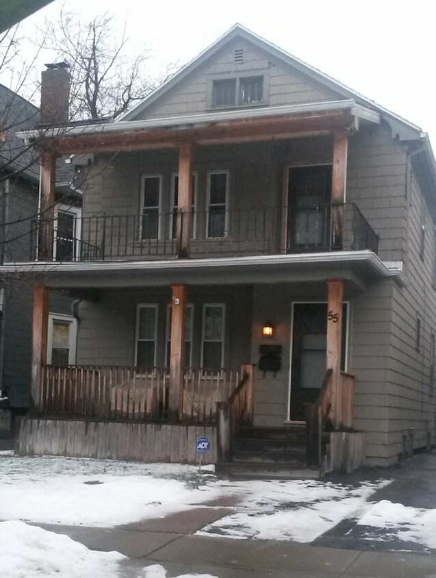 55 W Hazeltine Ave Unit Upper, Kenmore, NY 14217 Room for Rent in Kenmore, NY