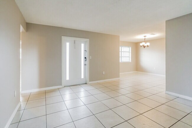 Foto del edificio - 7891 NW 14th St
