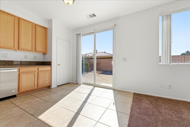 Foto del edificio - 4 Bed / 2.5 Bath Home at Talavera!