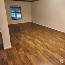 Building Photo - 706 Maplecreek Dr