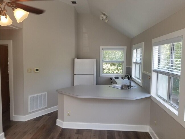 Foto del edificio - 2102 Townes Ln