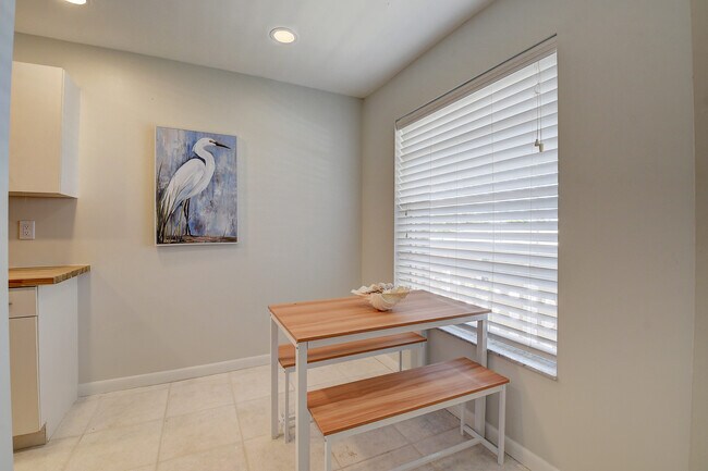 Foto del edificio - 1340 NW 19th Ter