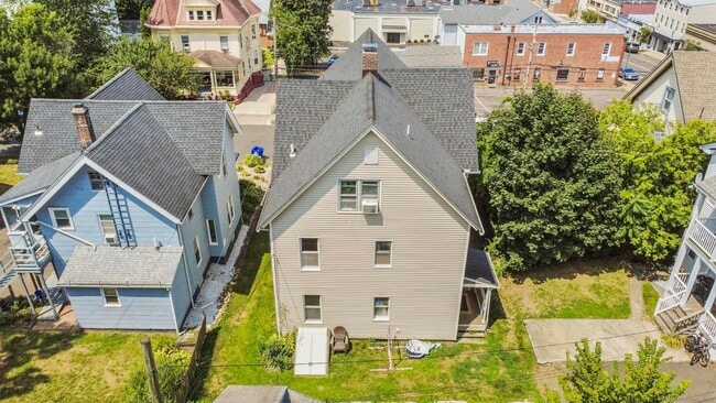 Building Photo - 14 S Whittlesey Ave