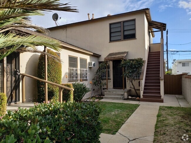 Building Photo - 12544 Venice Blvd