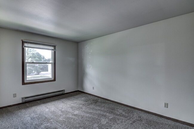 Building Photo - Hamilton Square Apartments