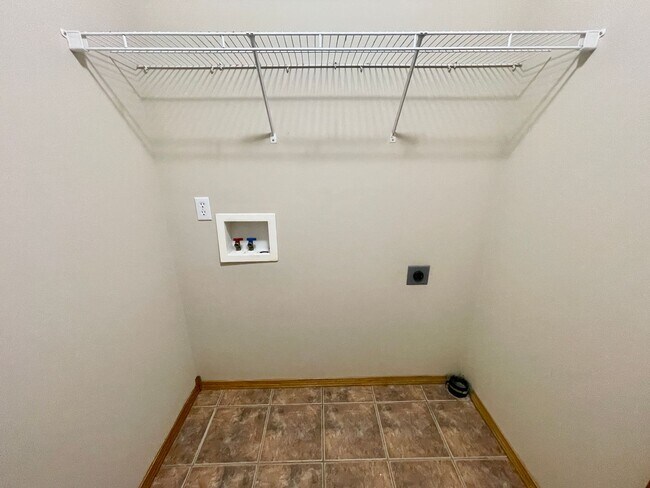 Foto del edificio - 6008 N 8th Ave