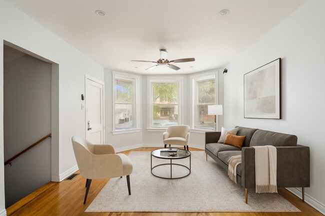 Building Photo - 4247 W Melrose St