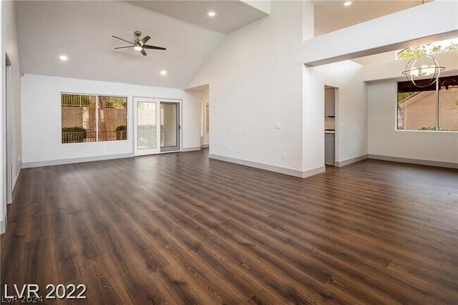 Building Photo - 2413 Desert Glen Dr