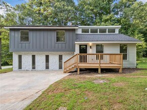 Building Photo - 4050 Daron Ct