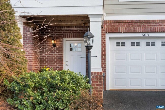 Building Photo - 1608 Kempton Pl