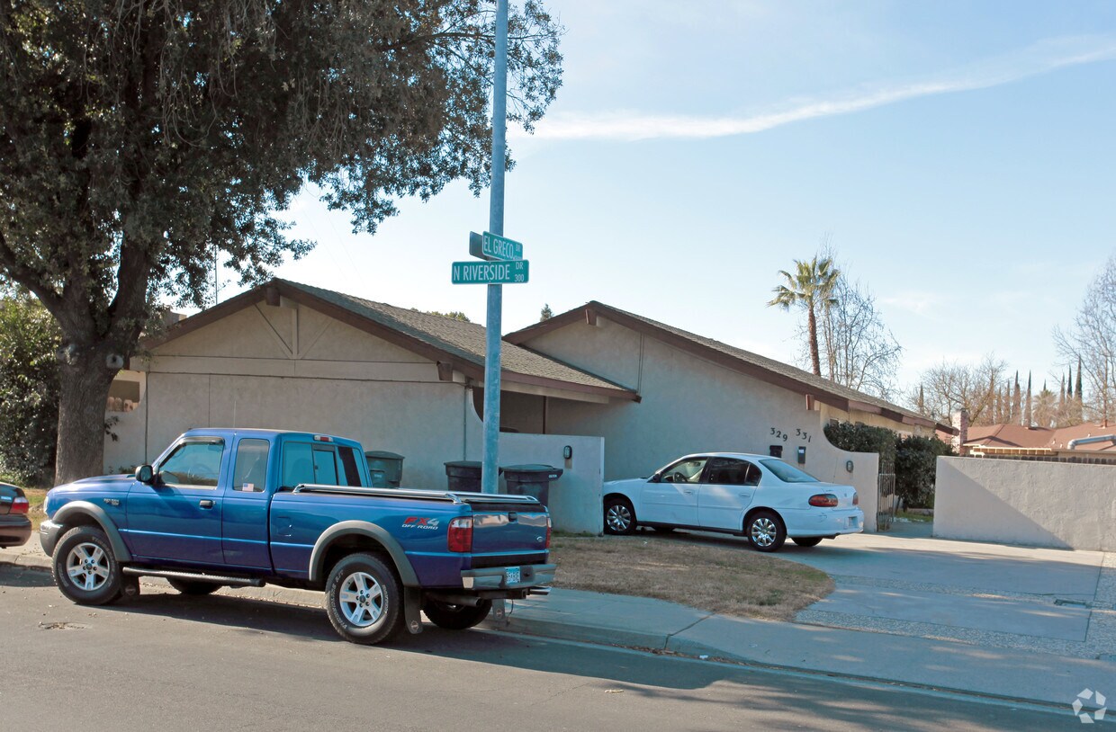 Primary Photo - 329-331 N Riverside Dr