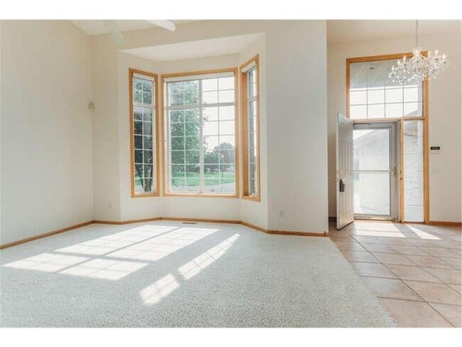 Building Photo - 17583 Foxboro Ln