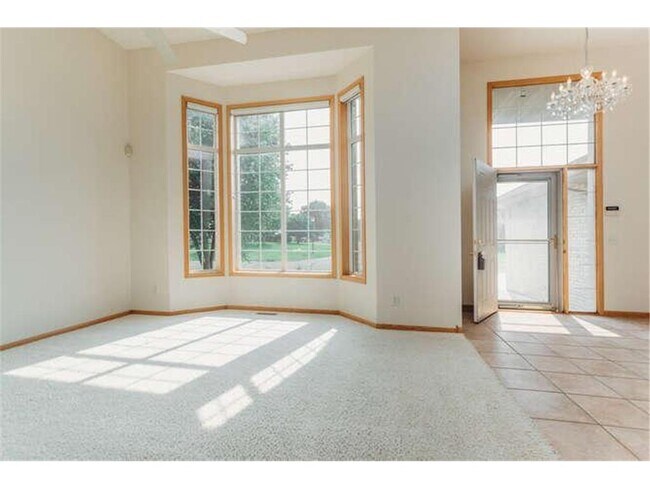 Foto del edificio - 17583 Foxboro Ln