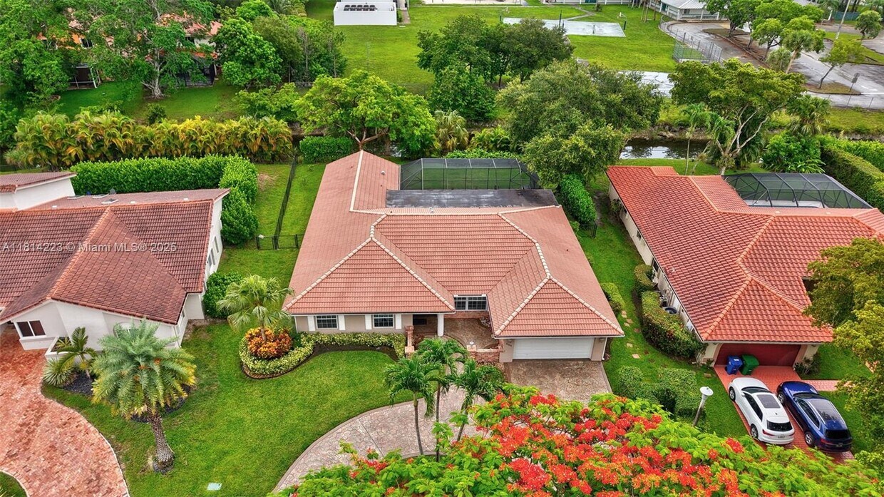 Foto principal - 5655 NW 86th Ave