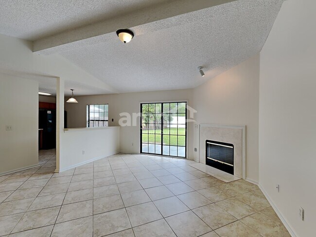 Foto del edificio - 9081 Prosperity Lake Dr