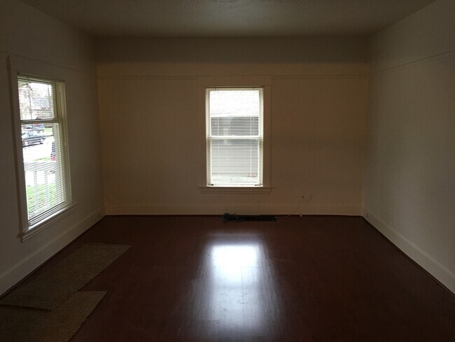 Foto del edificio - 8515 N Drummond Ave