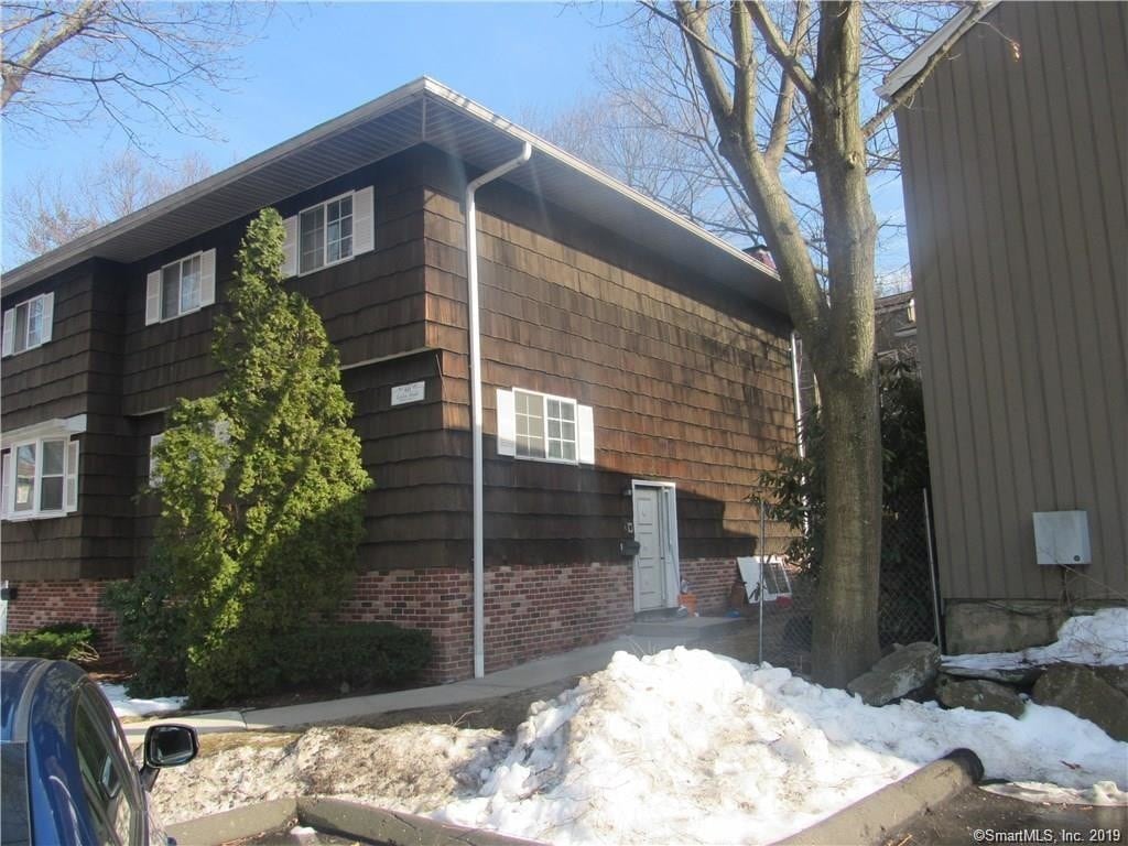Primary Photo - 60 Leslie Rd
