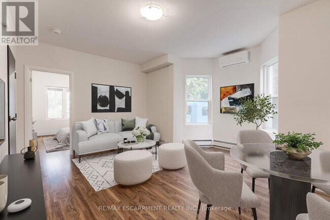 Photo du bâtiment - 152 Sanford Ave S