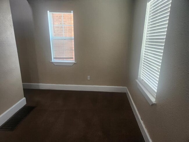 Photo - 801 N Gladstone Ave House