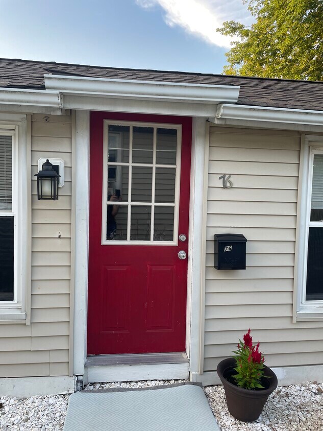 76 Gifford St, Swansea, MA 02777 House Rental in Swansea, MA