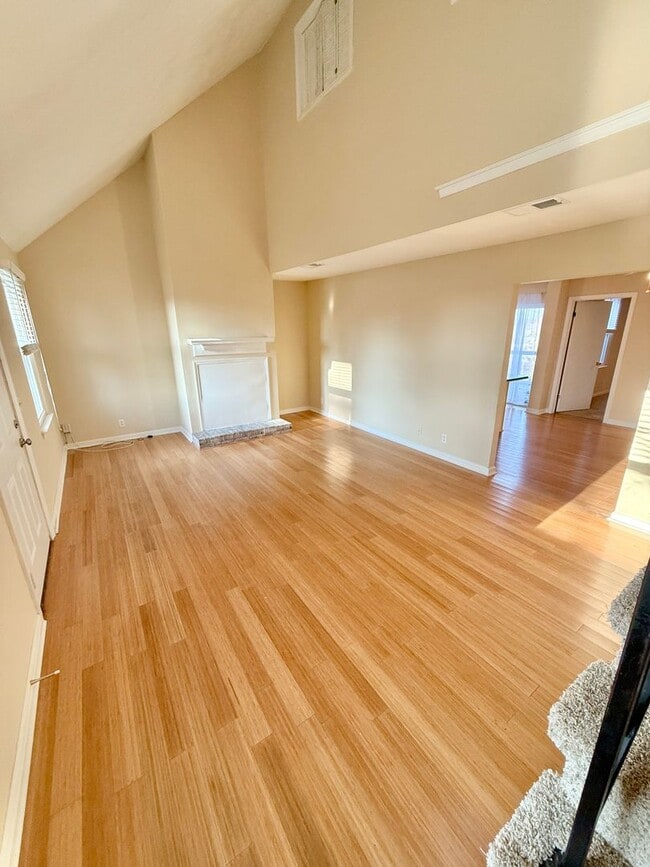 Foto del edificio - 3 Bed 2 Bath with Amenities in Hermitage for $1700/mo!