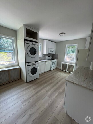 Building Photo - 65 Heath Pl