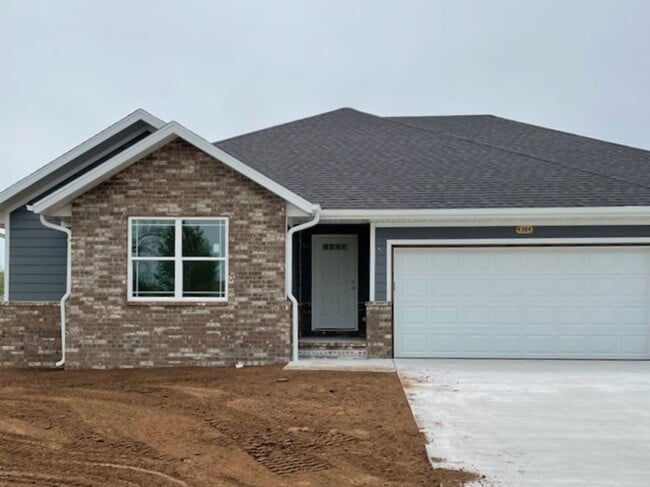 Building Photo - Beautiful Nearly New 3 Bed Home In Willard...