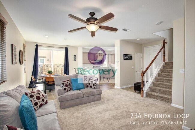 Foto del edificio - 734 Equinox Loop
