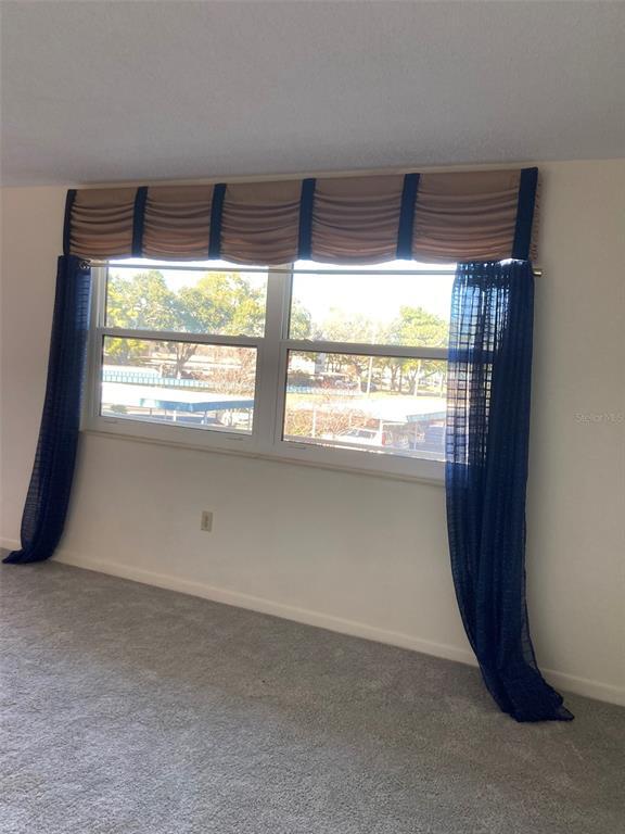 Foto del edificio - 5750 80th St N