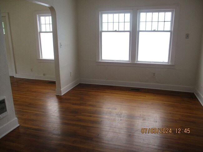 Foto del edificio - 256 Chenault Ave