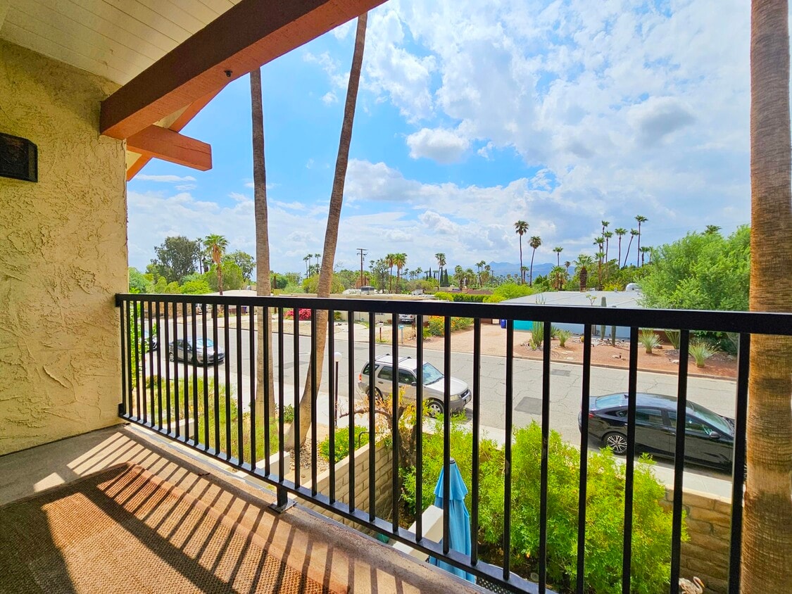 Primary Photo - 1415 N Sunrise Way