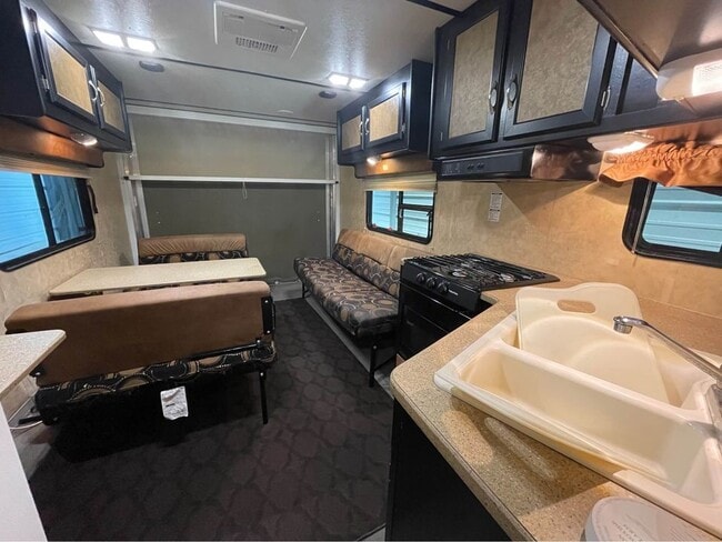 Building Photo - 5250 US-441