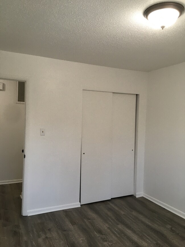 Building Photo - 133 Tower Dr