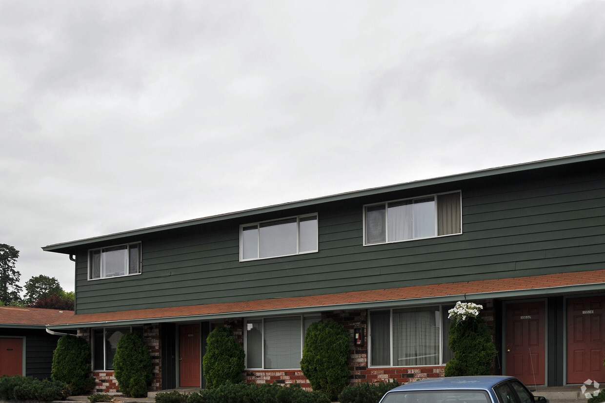 Building Photo - 15500-15538 SE East Ave