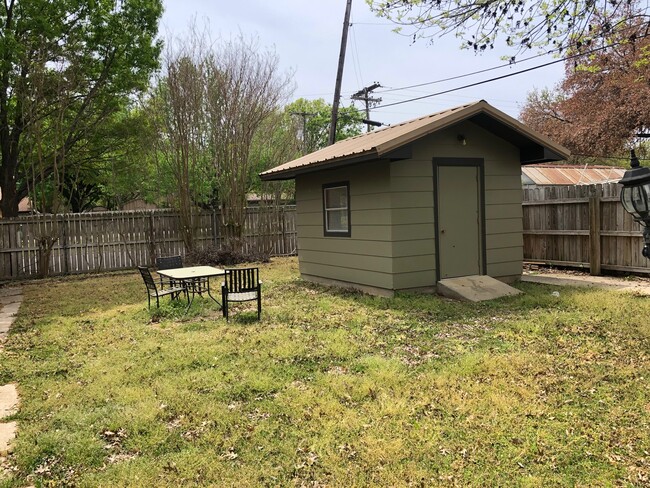 Electrified workshop/ storage shed - 1101 Rosedale Dr