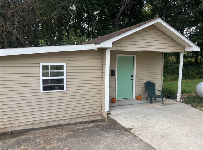 Building Photo - 150 Arbor Ln