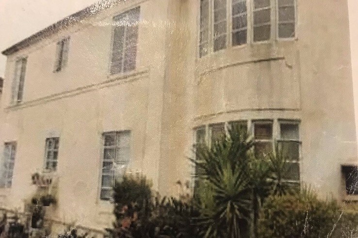 front of apartment - 1035 S Norton Ave