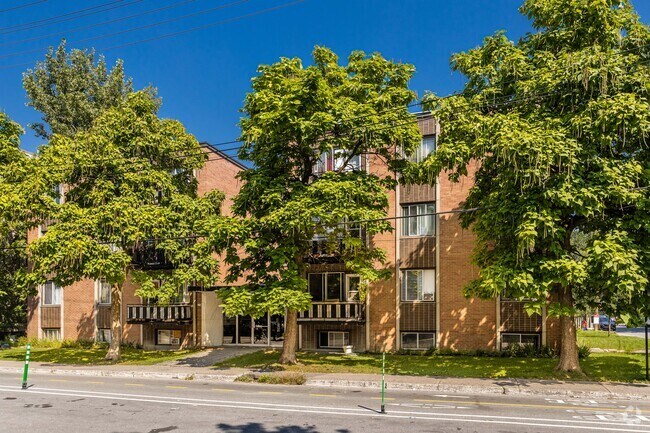 Building Photo - 5305 Av Walkley