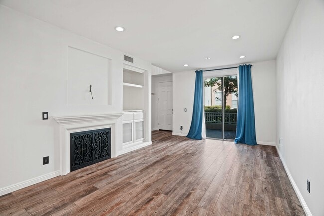 Building Photo - 28252 Canterbury Ct