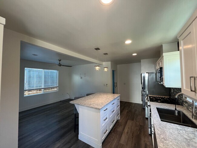 Foto del edificio - 667-671 Howard St