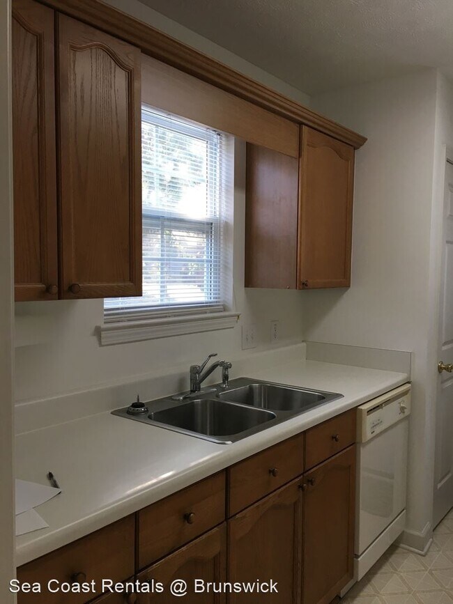 Building Photo - 3 br, 2 bath House - 123 NE 6th Street