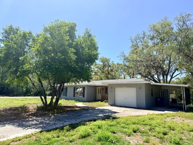 Foto del edificio - Large 3 Bedroom, 2 Bathroom, Pool Home For Rent.