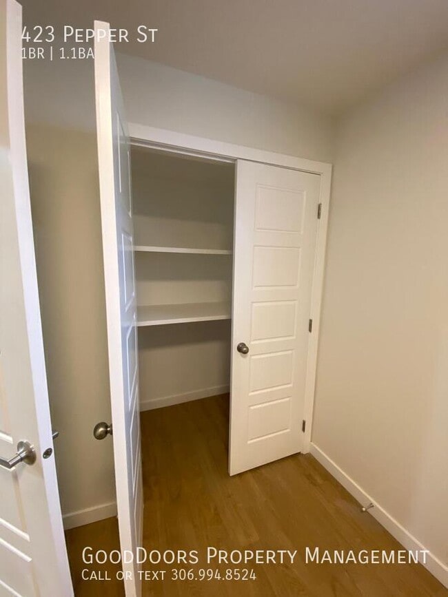 Photo du bâtiment - 423 Pepper St